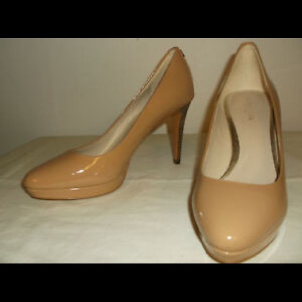 🔴SOLD🔴 EUC! COACH GIOVANNA LIGHT CAMEL PATENT PUMP! - Picture 5 of 5